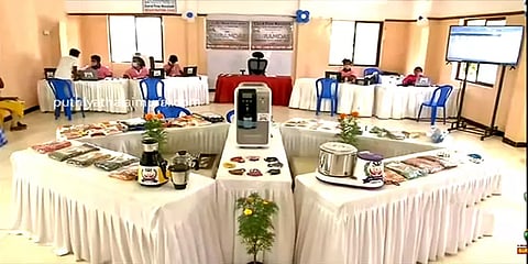 பைக் முதல் வாஷிங்மிஷின் வரை பரிசு... தடுப்பூசி போடவைக்க இளைஞர்களின் புது முயற்சி