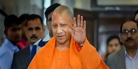 'தடுப்பூசி இல்லையென்றால், சம்பளமும் இல்லை': ஊழியர்களுக்கு அறிவித்த உ.பி. மாவட்ட நிர்வாகம்