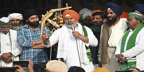 விவசாயிகள் போராட்டம் டெல்லி எல்லைகளிலேயே தொடரும்: ராகேஷ் டிக்கைட் அறிவிப்பு