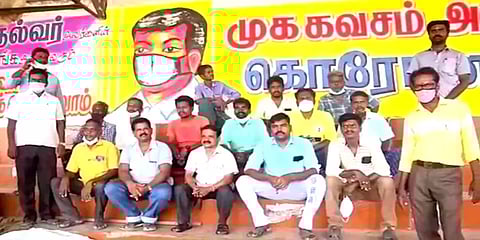 தடுப்பூசி போட்டு உயிரை காப்போம்: விழிப்புணர்வு ஓவியம் வரைந்துள்ள உளுந்தூர்பேட்டை ஓவியர்கள்