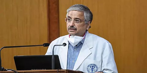 குழந்தைகளுக்கும் சேர்த்து தரையிரங்குகிறது பைசர் தடுப்பூசி: எய்ம்ஸ் இயக்குநர்