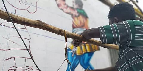 பண்பாட்டை ஓவியங்களாக வரைந்து வாழ்வாதாரத்தை மேம்படுத்திக் கொள்ளும் நெல்லை ஓவியக் கலைஞர்கள்