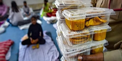 துளிர்க்கும் நம்பிக்கை: "இன்னும் 100 பேருக்கு உணவளிக்க ஆசை" - உதவிக்கரம் கோரும் குரல்