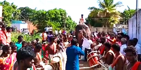 தென்காசி: ஊரடங்கு விதிகளை மீறி அதிவிமர்சையாக நடைபெற்ற திருமணம்