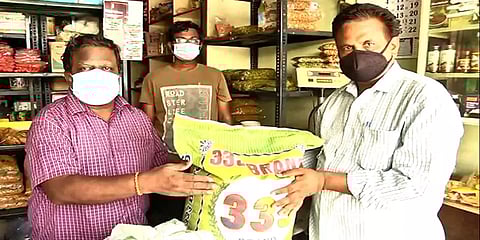 துளிர்க்கும் நம்பிக்கை: மாற்றுத் திறனாளி குடும்பத்திற்கு உதவிக்கரம் நீட்டிய தொழிலதிபர்