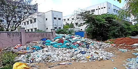 தருமபுரி: மருத்துவமனை வளாகத்தில் கொட்டப்படும் மருத்துவக் கழிவுகளை அகற்ற கோரிக்கை