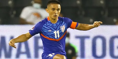 சுனில் சேத்ரி அசத்தல்: கால்பந்தில் வங்கதேசத்தை வீழ்த்திய இந்தியா