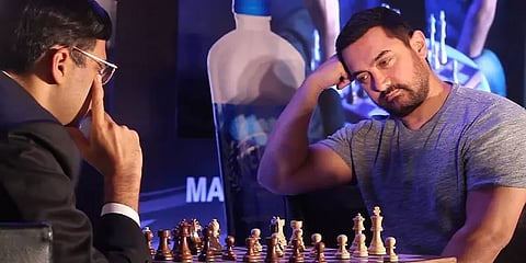 விஸ்வநாதன் ஆனந்த் Vs அமீர்கான்... - கொரோனா உதவிக்காக களமிறங்கிய நட்சத்திரங்கள்!