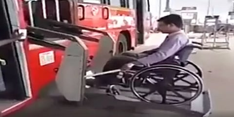 மாற்றுத்திறனாளியுடன் செல்வோருக்கும் அரசுப் பேருந்துகளில் இலவசப் பயணம் - தமிழ்நாடு அரசு