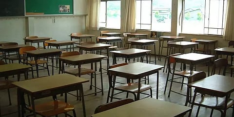 அங்கீகாரம் இல்லாத பள்ளிகளை மூட தொடக்கக் கல்வி இயக்குநர் உத்தரவு