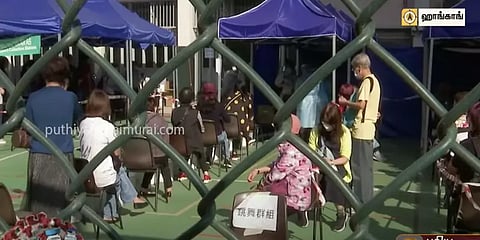 டெஸ்லா கார் முதல் தங்க கட்டிகள் வரை : கொரோனா தடுப்பூசி போட்டு கொண்டால் இதெல்லாம் பரிசா?