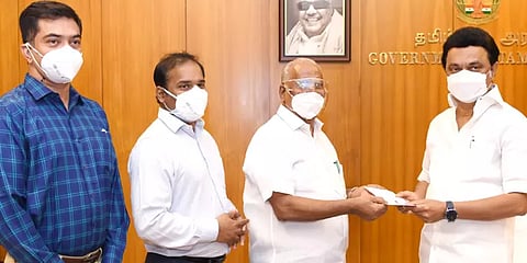 முதல்வர் நிவாரண நிதிக்கு ரூ.1 கோடி வழங்கிய தயாரிப்பாளர் ’கோகுலம்’ கோபாலன்!