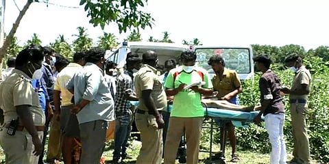 முழு ஊரடங்கு: வேலையும் இல்லை பணமும் இல்லை... வாலிபர் எடுத்த விபரீத முடிவு