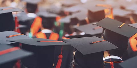 இந்தியாவில் உயர் கல்வி நிலை: பி.காம் படிப்பில் மாணவிகளின் சேர்க்கை விகிதம் உயர்வு