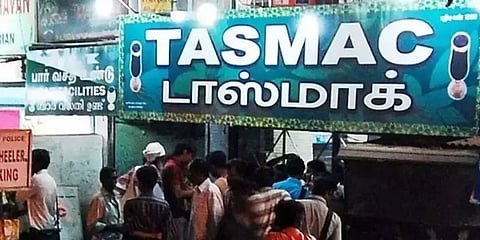 'சிக்ஸர்களுக்கு இடையே வீழ்ந்த விக்கெட்!" - டாஸ்மாக் கடை திறப்பு சர்ச்சை: விவாதப் பார்வை