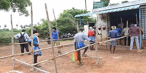 டாஸ்மாக்: ஆட்சி மாறினாலும் காட்சி மாறாததற்கு காரணம் என்ன? - ஒரு பார்வை