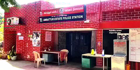 சென்னை: கொரோனா பாதித்த 11 வடமாநில தொழிலாளர்கள் தப்பிச் சென்றதாக புகார்