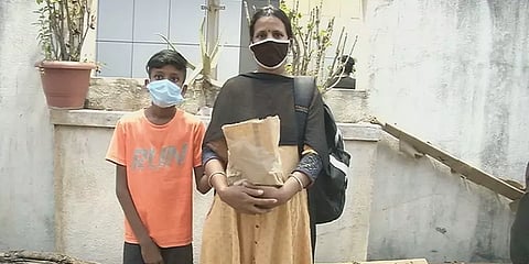 துளிர்க்கும் நம்பிக்கை: மகனுக்கு மருத்துவ உதவி கோரிய ஏழைத் தாய்க்கு உறுதுணை