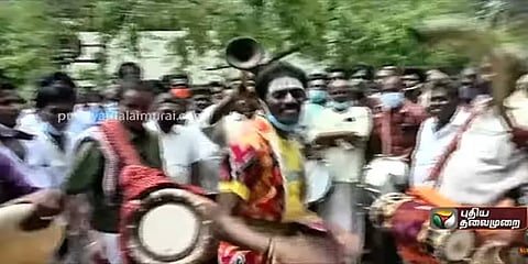 சலங்கையை அடகு வைத்து பசியாறும் நாட்டுப்புறக் கலைஞர்களின் அவலநிலை