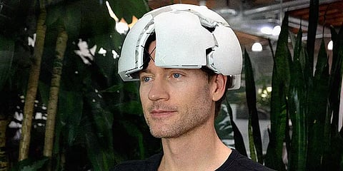 மூளையின் செயல்பாட்டை கண்காணிக்க ரூ.37 லட்ச மதிப்பிலான ஹெல்மெட் தயாரித்த அமெரிக்க நிறுவனம்