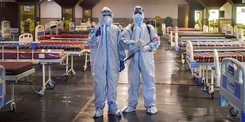 செப்டம்பர் - அக்டோபரில் கொரோனா 3 வது அலை உச்சத்தை அடையும்: ஐஐடி கான்பூர் ஆய்வு