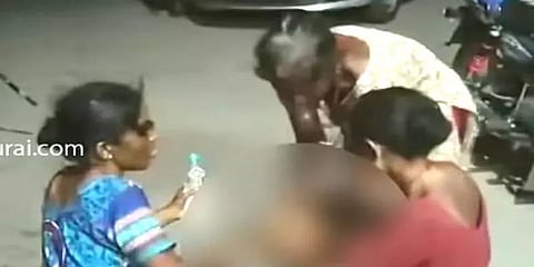 மூச்சுத் திணறல் ஏற்பட்டு 7 வயது சிறுவன் உயிரிழப்பு: மார்பை அழுத்திய தாய் உட்பட 3 பேர் கைது