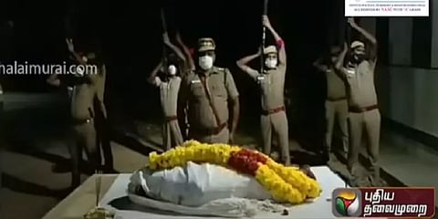 தஞ்சை: மோப்ப நாய்க்கு 21 குண்டுகள் முழங்க காவல்துறை மரியாதை