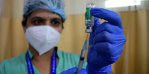 தமிழ்நாடு முழுவதும் ஆர்வம் காட்டும் மக்கள்... தடுப்பூசி இல்லாததால் ஏமாற்றம்