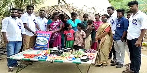 8 குழந்தைகளோடு வறுமையில் வாடிய குடும்பத்திற்கு நிவாரணம் வழங்கிய விஜய் ரசிகர்கள்