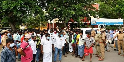 சேலம் அருகே வியாபாரியை அடித்துக்கொன்ற எஸ்.எஸ்.ஐ. பணியிடை நீக்கம்