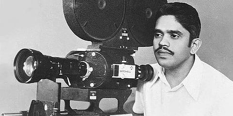 பிரபல ஒளிப்பதிவாளர் சந்தோஷ் சிவனின் தந்தை மாரடைப்பால் மரணம்