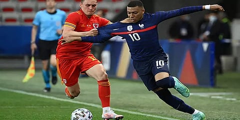 யூரோ கோப்பை கால்பந்து தொடர்: காலிறுதிக்கு முந்தைய சுற்றில் பங்கேற்கும் 16 அணிகள்