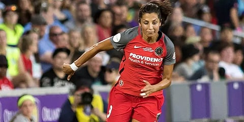 ஆப்கன் அகதி முதல் கால்பந்து 'ஸ்டார்' வரை... நாடியா நதீம் பயணமும் போராட்டமும்!