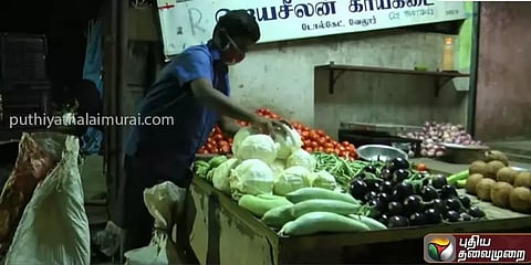 வேலூர்: தந்தை உயிரிழப்பால் நிர்க்கதியான குடும்பம்; காய்கறிக் கடை நடத்தும் 13 வயது சிறுவன்