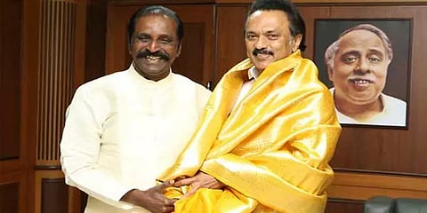 மு.க.ஸ்டாலின் ஆட்சியில் மூன்றாம் அலை முகம் காட்டாது; அரசு தக்கவை செய்யும்- வைரமுத்து