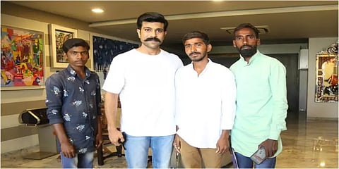 சந்திப்பதற்காக 231 கிமீ நடந்தே வந்த ரசிகர்கள் - கட்டியணைத்து வரவேற்ற ராம் சரண்