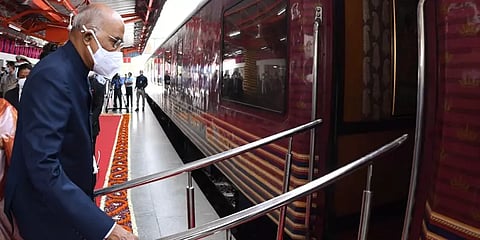 15 ஆண்டுகளுக்கு பின் இந்திய குடியரசு தலைவர் ஒருவர் ரயிலில் பயணம்