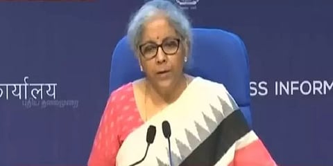 கொரோனாவால் பாதிக்கப்பட்ட துறைகளுக்கு ரூ.1.1 லட்சம் கோடி கடனுக்கு உத்தரவாதம் - நிதியமைச்சர்