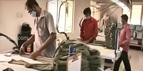 திருப்பூர் : 100% பணியாளர்களுடன் செயல்படத் தொடங்கிய பின்னலாடை நிறுவனங்கள்