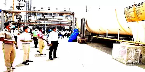 கால அளவை தாண்டி ஆலை இயங்குவதை ஏற்றுக்கொள்ள முடியாது : ஸ்டெர்லைட் எதிர்ப்பாளர்கள்