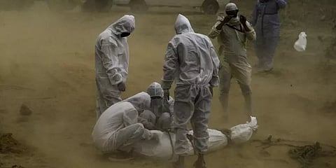 கொரோனா உயிரிழப்புகள் - உதவித் தொகையை நிர்ணயிக்க அரசுக்கு உச்ச நீதிமன்றம் உத்தரவு