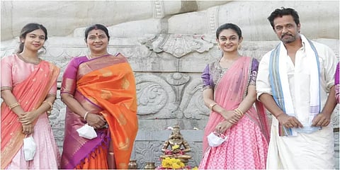 நடிகர் அர்ஜுன் கட்டிய ஆஞ்சநேயர் கோவிலுக்கு கும்பாபிஷேகம்: தரிசனம் செய்த துர்கா ஸ்டாலின்