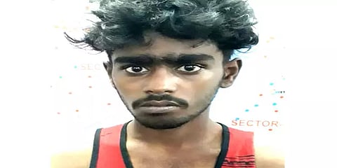 வழிப்பறி வழக்கு: விசாரணைக்காக போலீஸ் வாகனத்தில் அழைத்து வந்த நபர் தப்பியோட்டம்