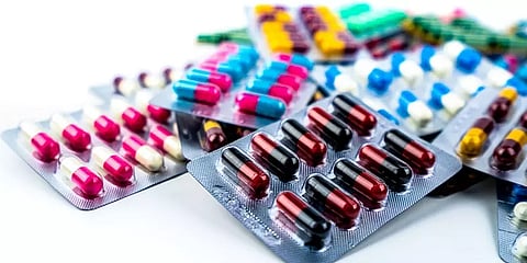 மருத்துவர் பரிந்துரையின்றி ஆன்டிபயாடிக் மருந்துகளை எடுத்துக்கொள்வது ஆபத்து... ஏன்?