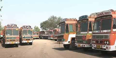 "லாரி தொழிலையே விட்டுச்செல்லும் அளவுக்கு நெருக்கடி" - புலம்பவைக்கும் டீசல் விலை உயர்வு