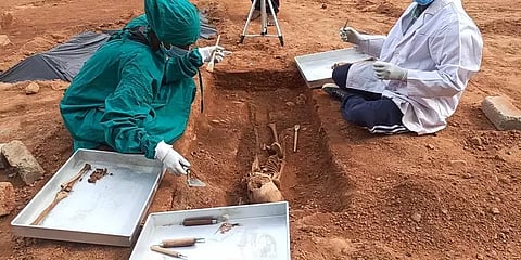 சிவகங்கை: கொந்தகை அகழாய்வில் ஒரே இடத்தில் 7 மனித எலும்புக்கூடுகள் கண்டெடுப்பு