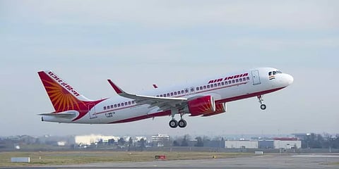 தனிநபர் தகவல்களை கசியவிட்டதாக ஏர் இந்தியாவிடம் ரூ.30 லட்சம் நஷ்ட ஈடு கேட்கும் பயணி