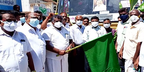 அரியலூர்: அரசு பேருந்தை ஓட்டிச்சென்ற அமைச்சர் எஸ்.எஸ்.சிவசங்கர்: உற்சாகமான மக்கள்