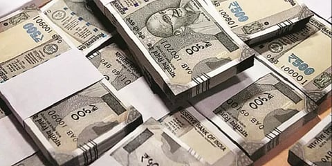 சென்னை: மின் வாரியத்தில் வேலை வாங்கித் தருவதாக கூறி நூதன முறையில் ரூ.18 லட்சம் திருட்டு