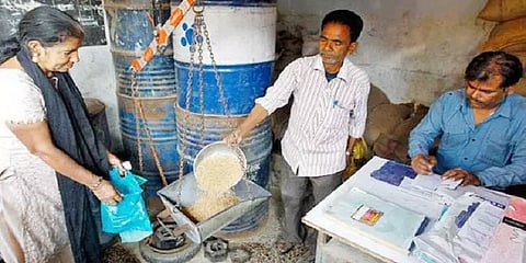 விரைவுச் செய்திகள்: காலாவதியான பொருட்கள் -எச்சரிக்கை | ஆக்சிஜன் பற்றாக்குறை - 63 பேர் பலி